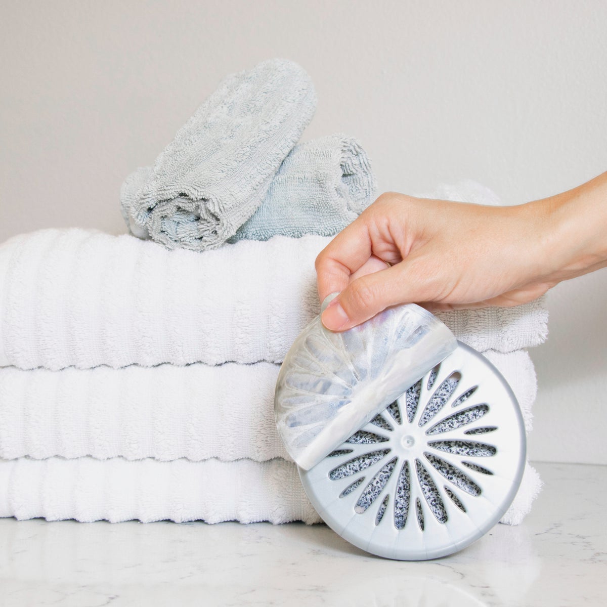 DampRid Odor Genie 8 Oz. Lavender Solid Air Freshener Image 5