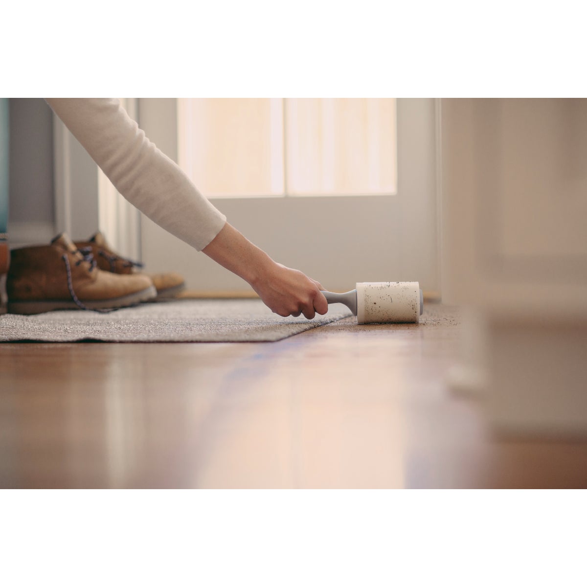 Scotch-Brite Extreme Clean Lint Roller, 4 In. x 22.5 Ft. Image 2