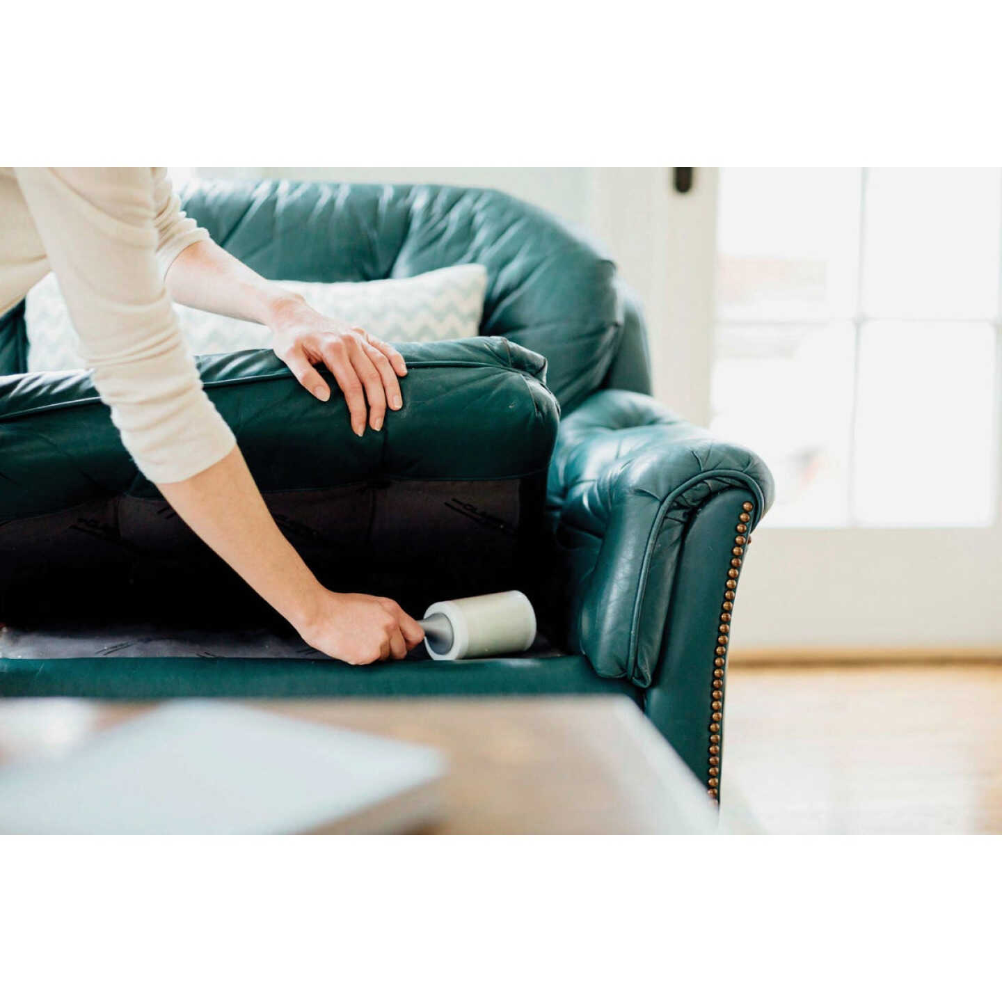 Scotch-Brite Extreme Clean Lint Roller, 4 In. x 22.5 Ft. Image 3