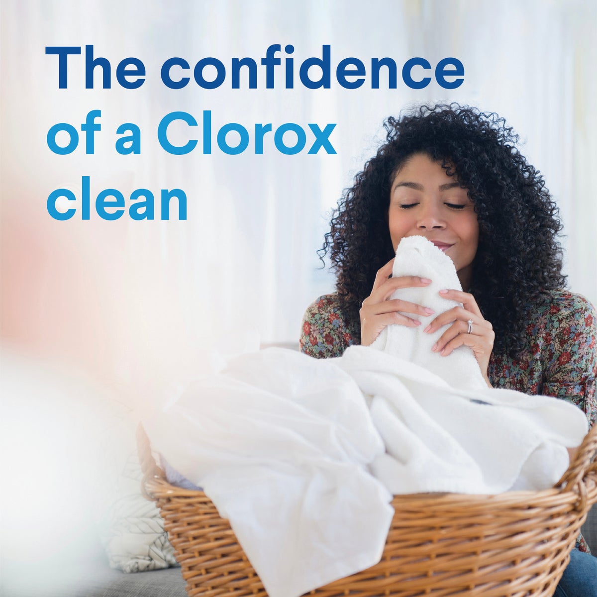 Clorox 77 Oz. Concentrated Splash-Less Liquid Bleach Image 2