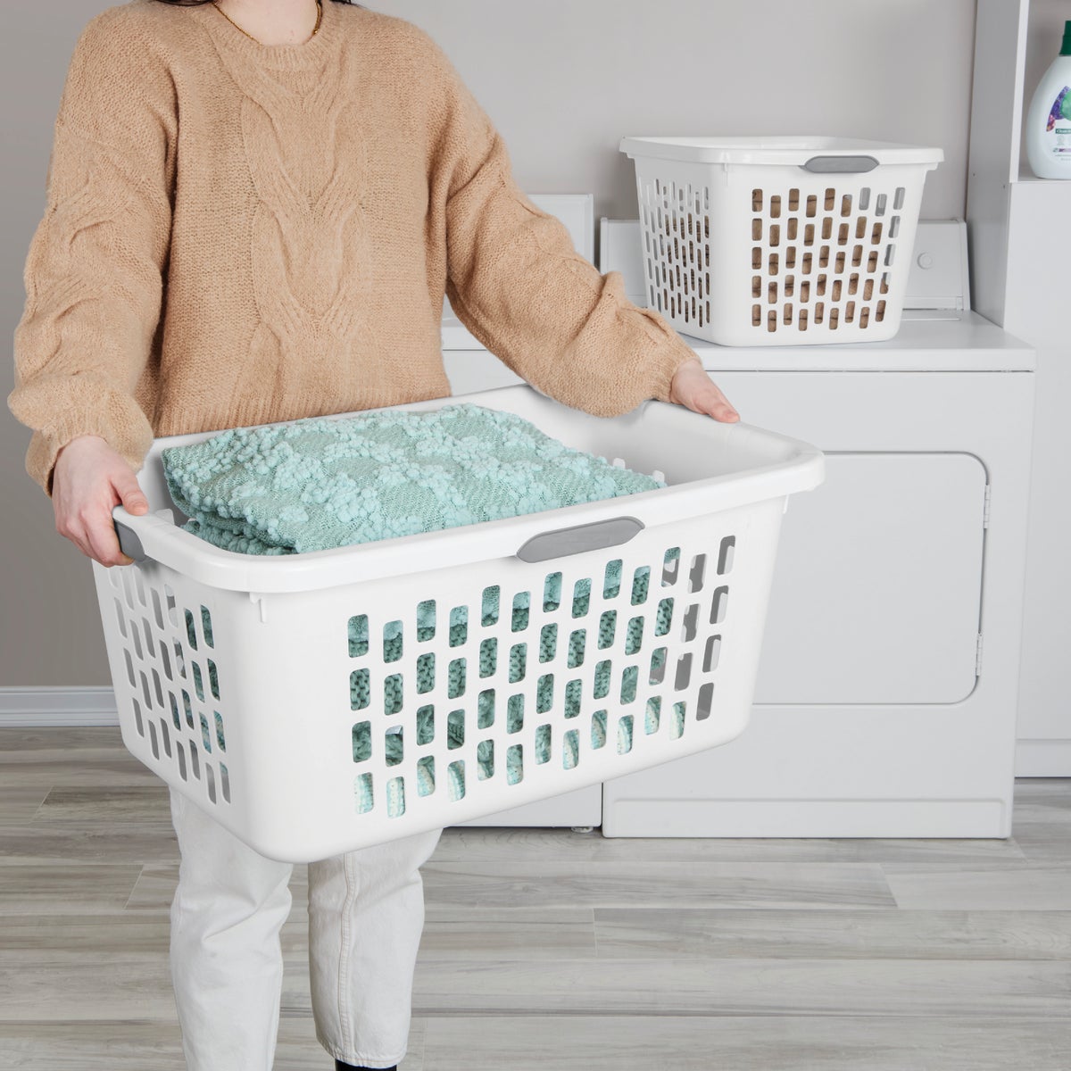 Sterilite 2 Bushel White Laundry Basket Image 2