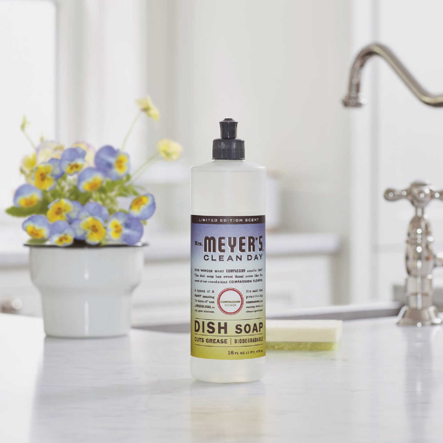 Mrs. Meyer's Clean Day 16 Oz. Compassion Flower Liquid Dish Soap Image 2