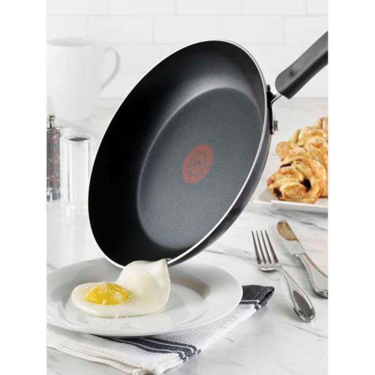 T-Fal Essentials 5 Qt. Black Non-Stick Jumbo Cooker with Lid Image 4