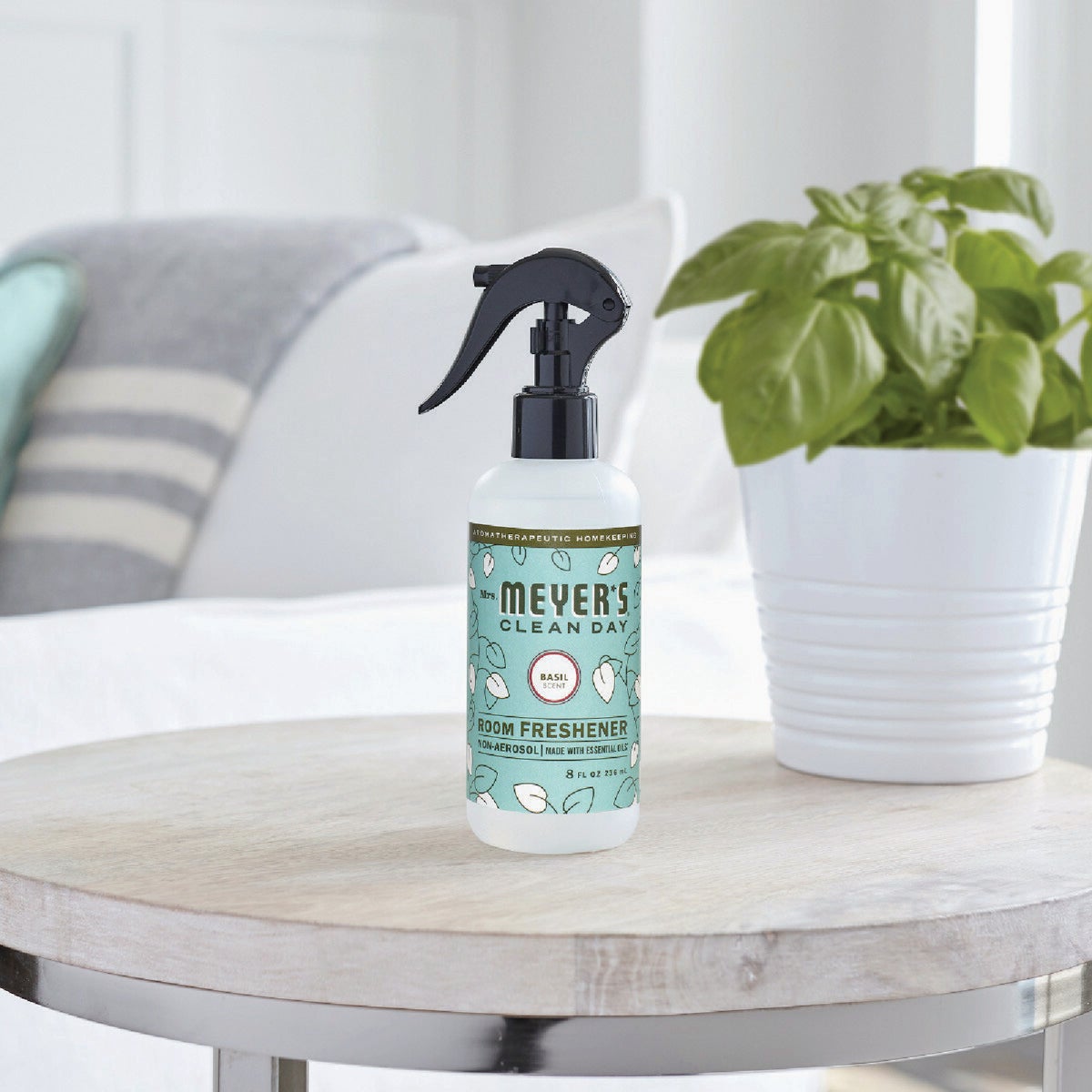 Mrs. Meyer's Clean Day 8 Oz. Basil Room Freshener Spray Image 2