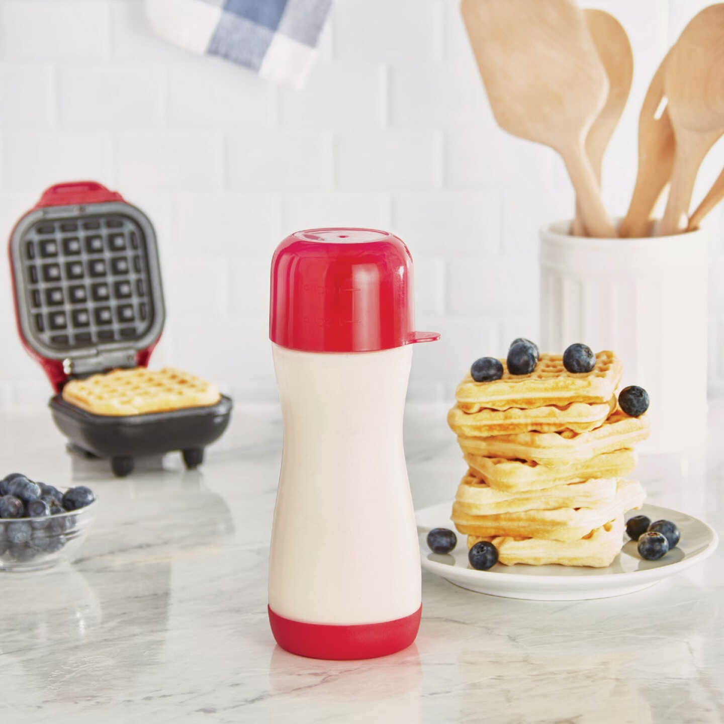 Rise By Dash 2 Cup Mini Batter Bottle Image 2