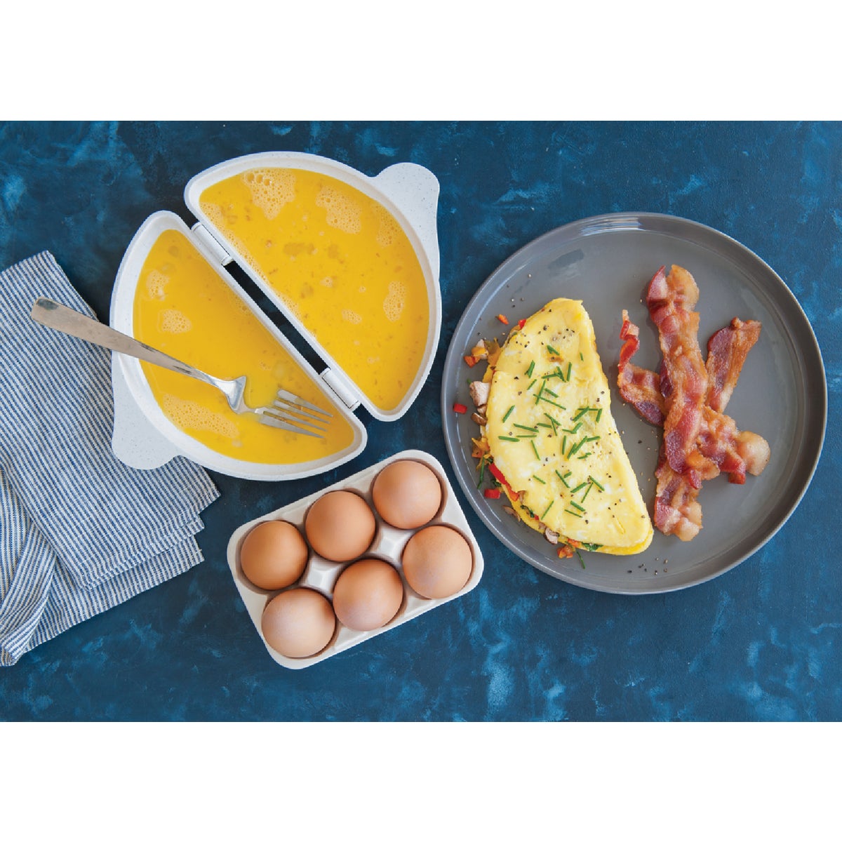 Nordic Ware Omelet Pan Image 2
