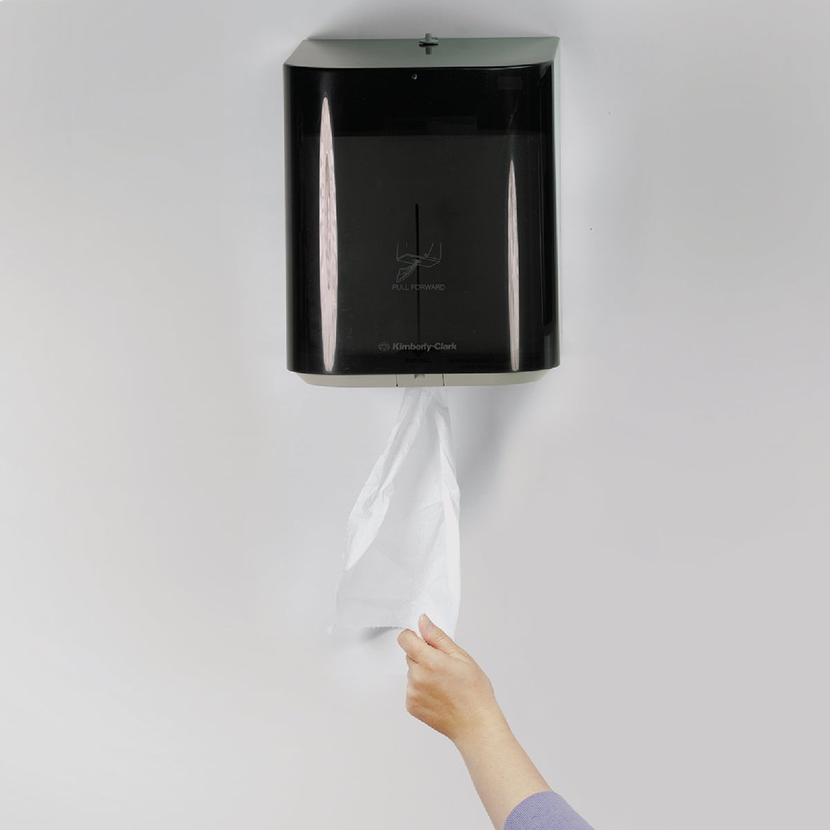 Kleenex Premiere Center-Pull Roll Towel (4-Count) Image 2