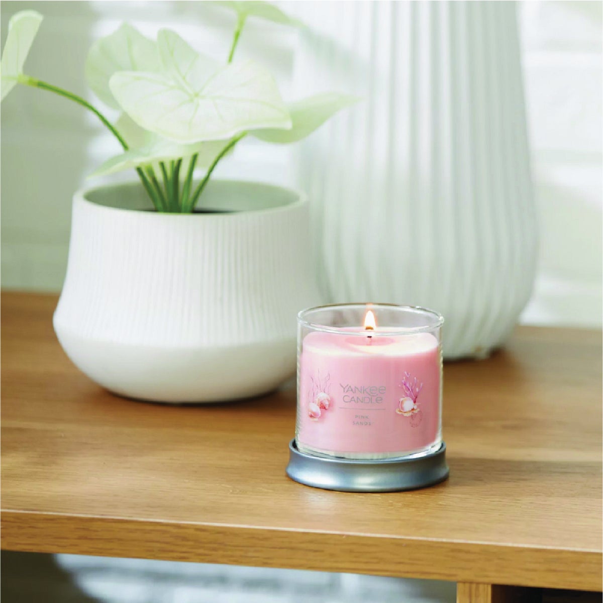 Yankee Candle 4.3 Oz. Pink Sands Tumbler Candle Image 2