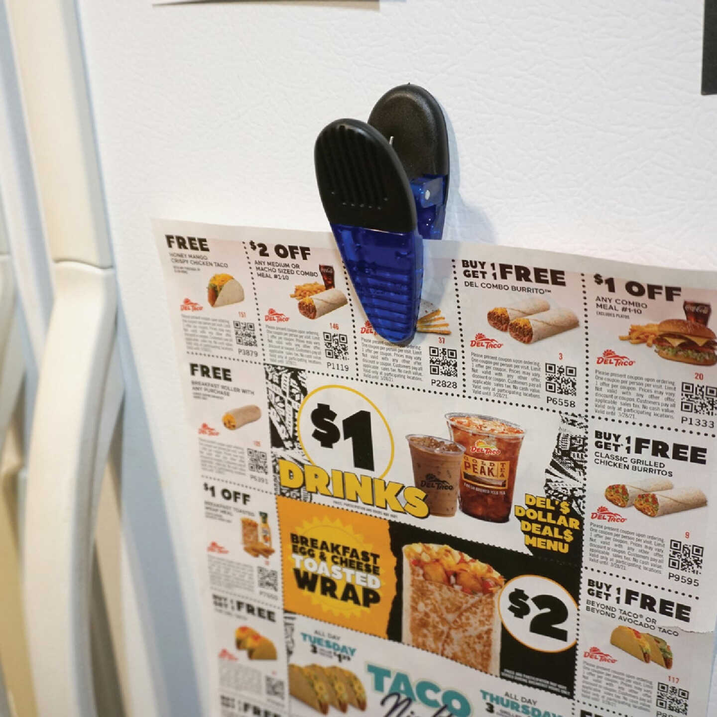 Master Magnetics 3-1/2 In. Blue Magnetic Clip (2-Pack) Image 3