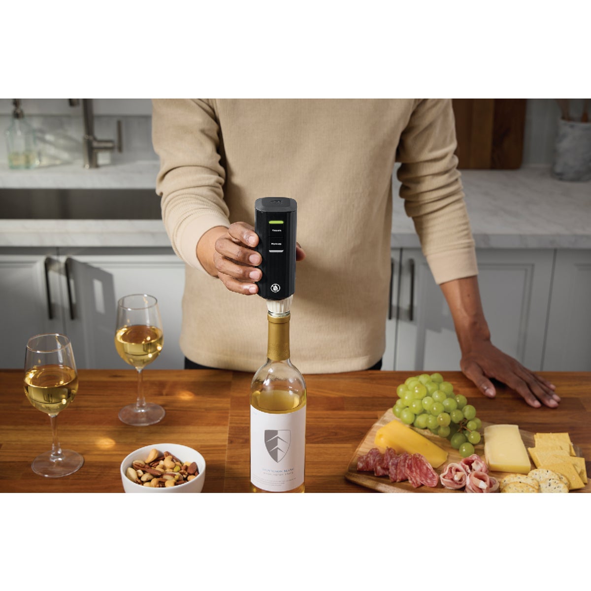 FoodSaver Mini Cordless Vacuum Sealer with Charging Dock, Black Image 6