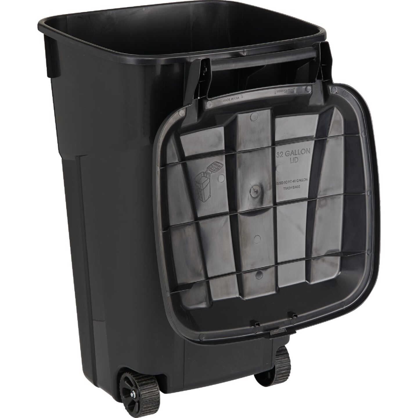 United Solutions Rough and Rugged 32 Gal. Wheeled Trash Can with Attached Lid Image 3