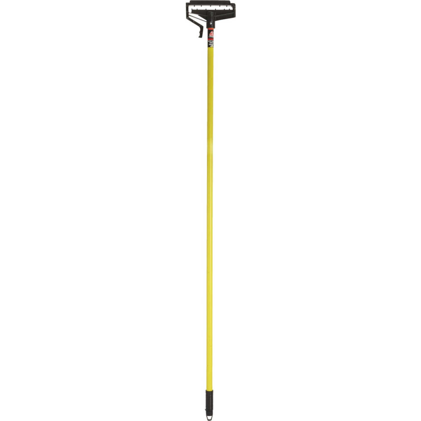 Nexstep Commercial 60 In. Fiberglass Mop Handle Image 2