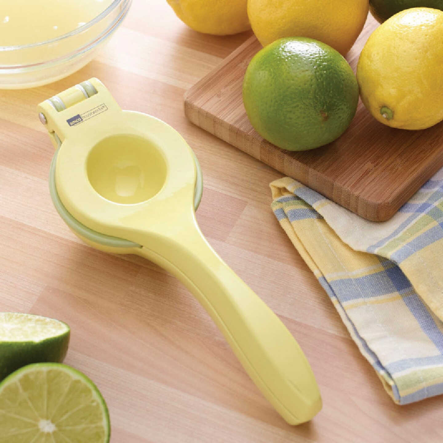Amco 2 In 1 Citrus Juicer Image 1