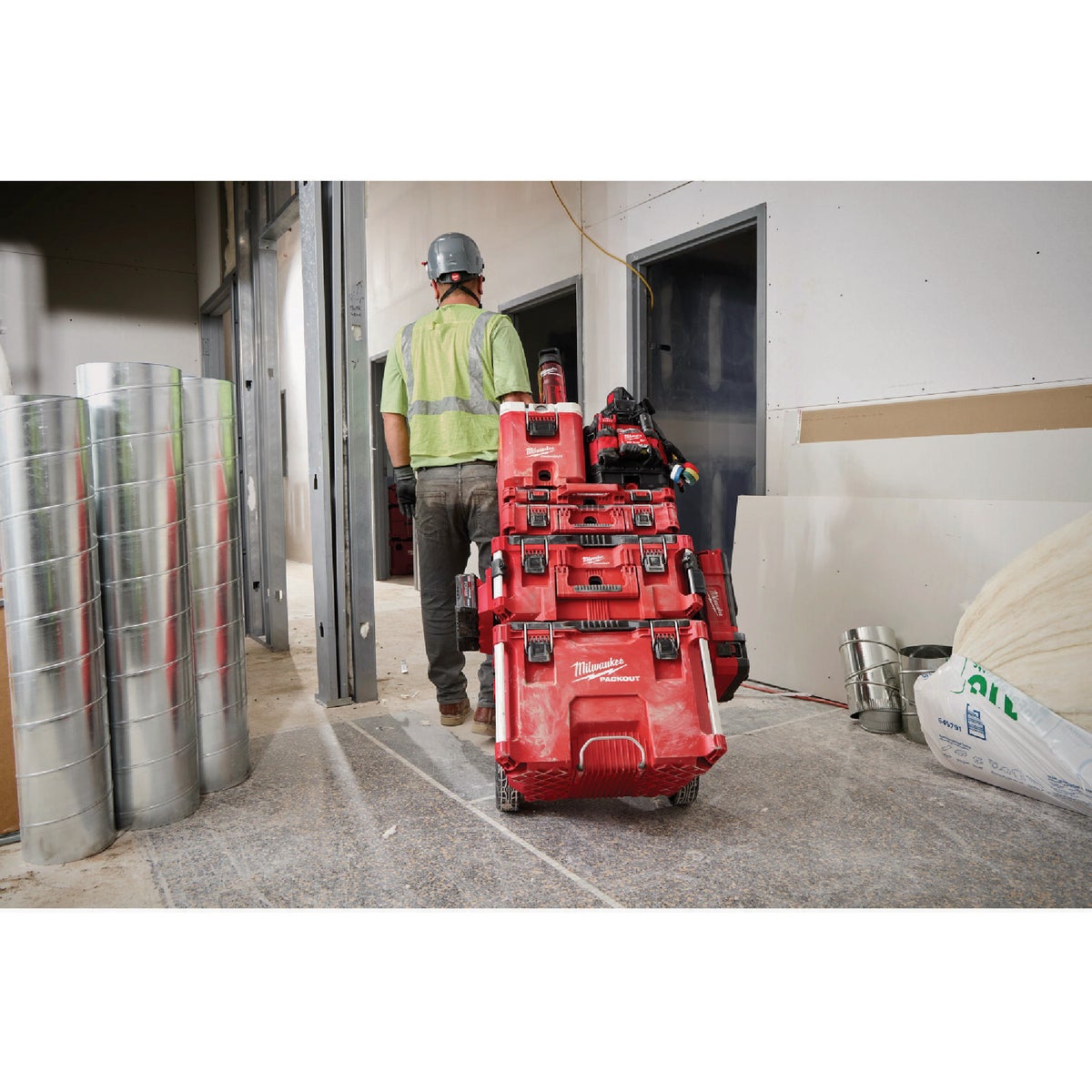 Milwaukee PACKOUT 34 Oz. Plastic Bottle with Chug Lid, Red Image 7