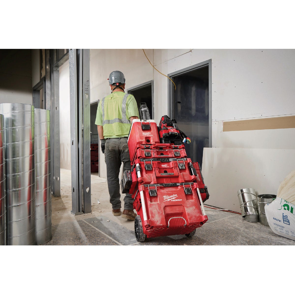 Milwaukee PACKOUT 48 Oz. Plastic Bottle with Chug Lid, Black Image 7