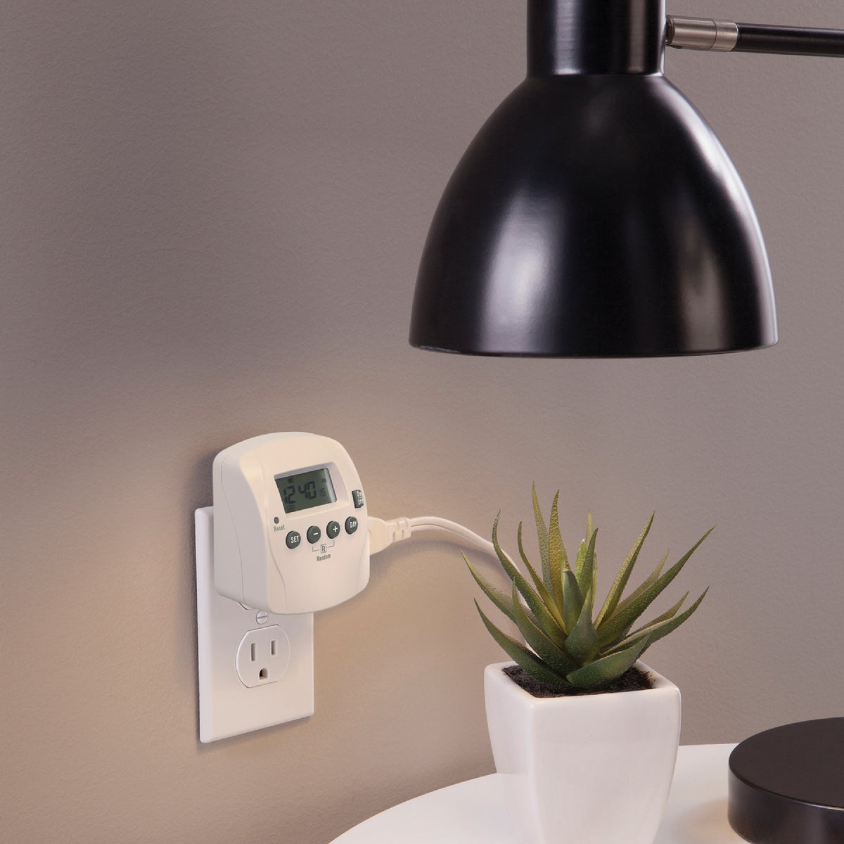 Prime 125V Indoor 7-Day Digital Timer Image 2