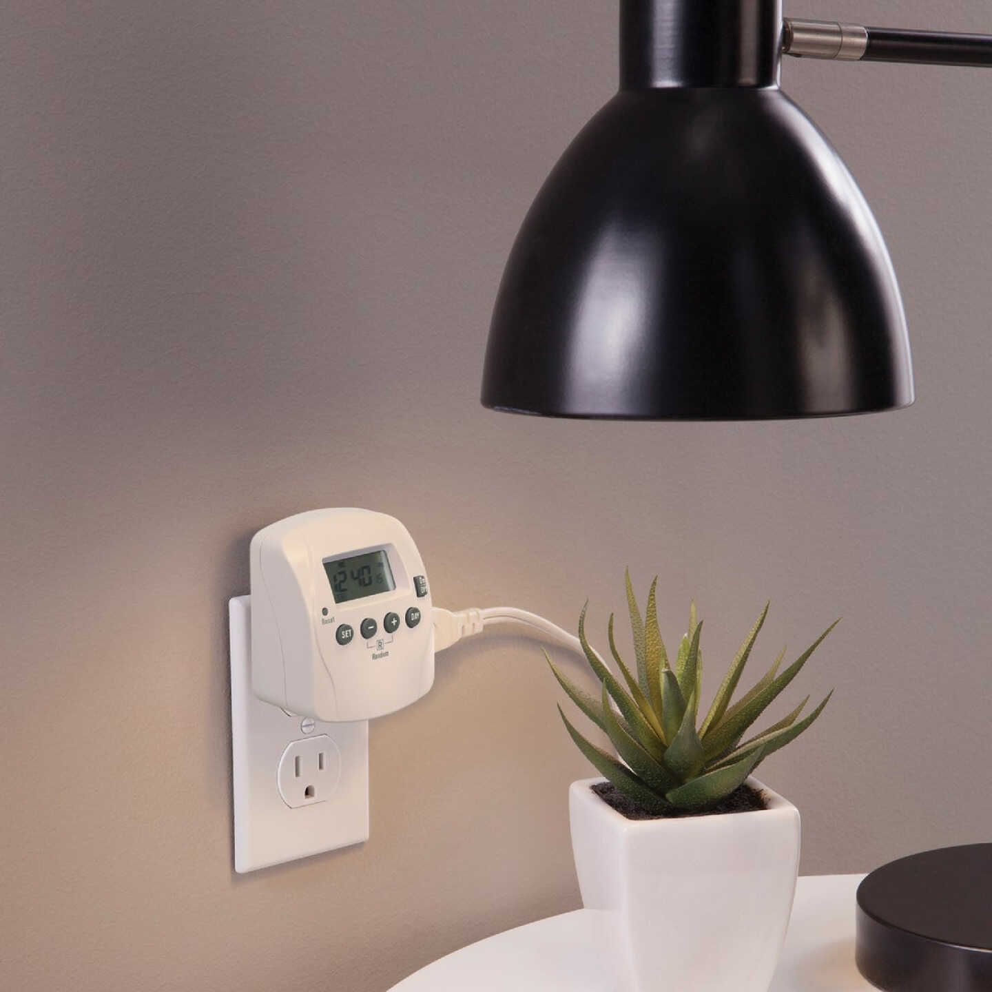 Prime 125V Indoor 7-Day Digital Timer Image 2