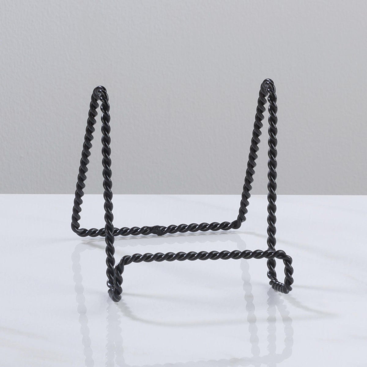 Tripar 4 In. Black Twisted Wire Plate Stand Image 3