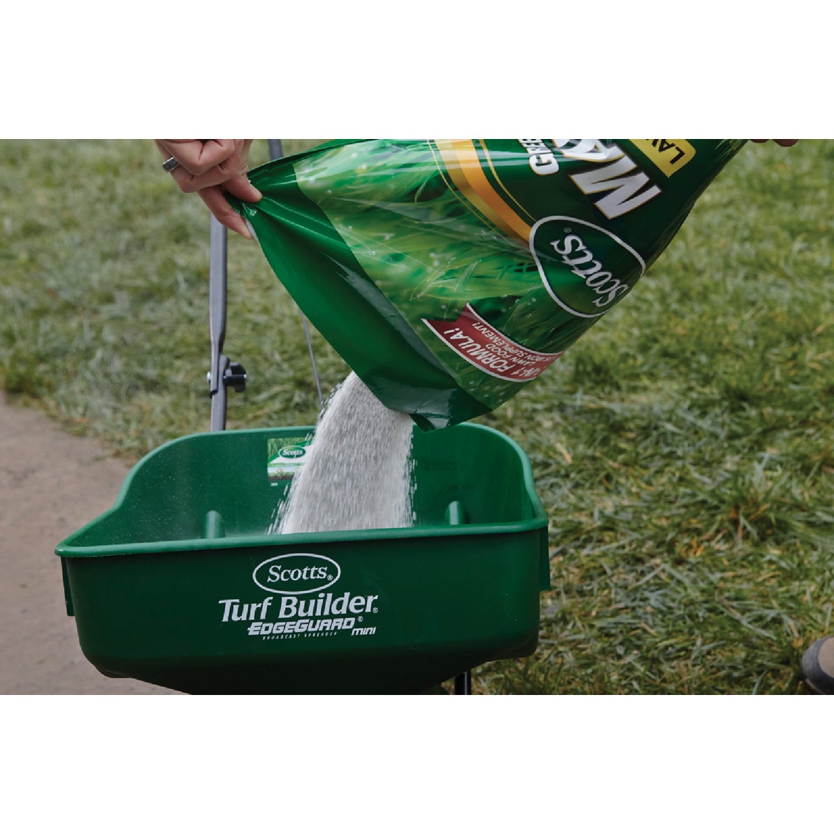 Scotts Green Max 16.9 Lb. 5000 Sq. Ft. Lawn Food  Image 3