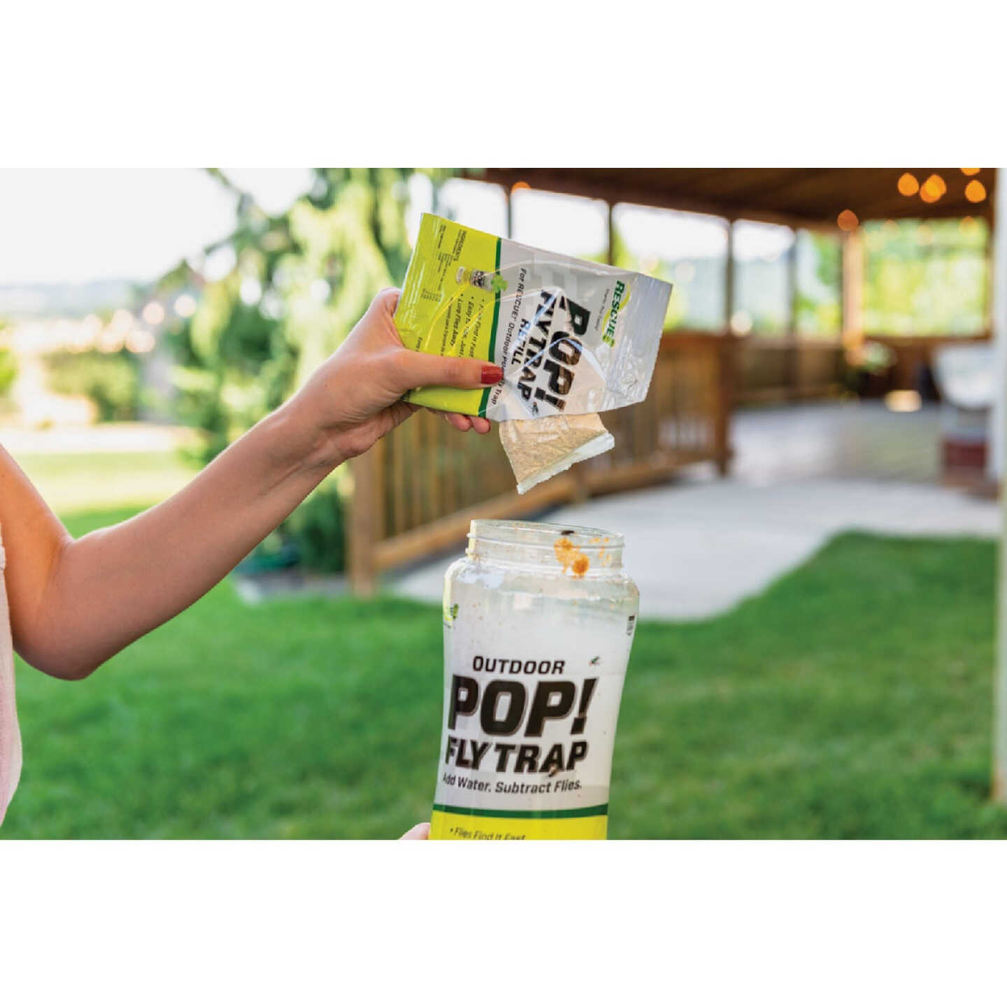 Rescue Pop 1.45 Oz. Granular Outdoor Fly Bait Image 3