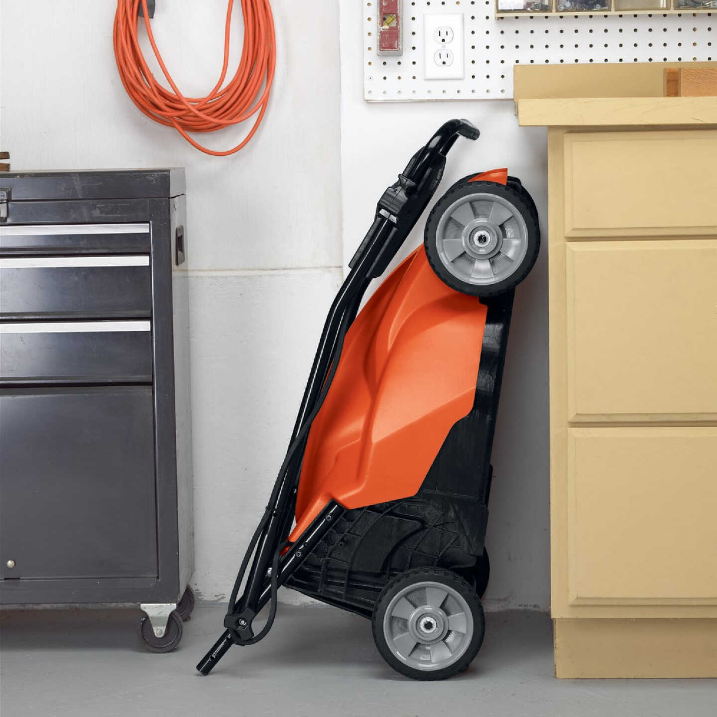 Black+Decker 20 In. 13A Push Electric Lawn Mower Image 2