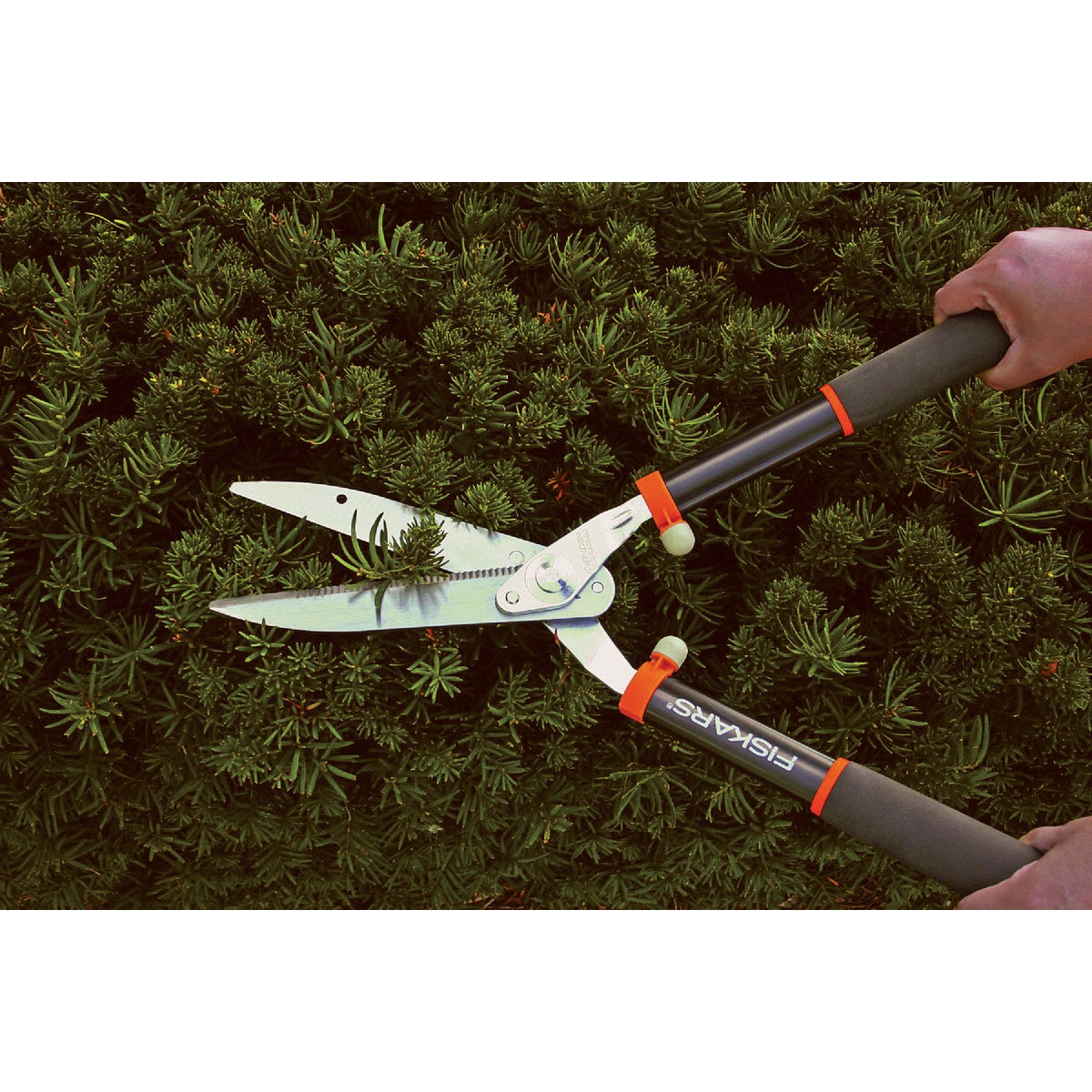 Fiskars Power-Lever 20 In. Hardened Steel Hedge Shears Image 2