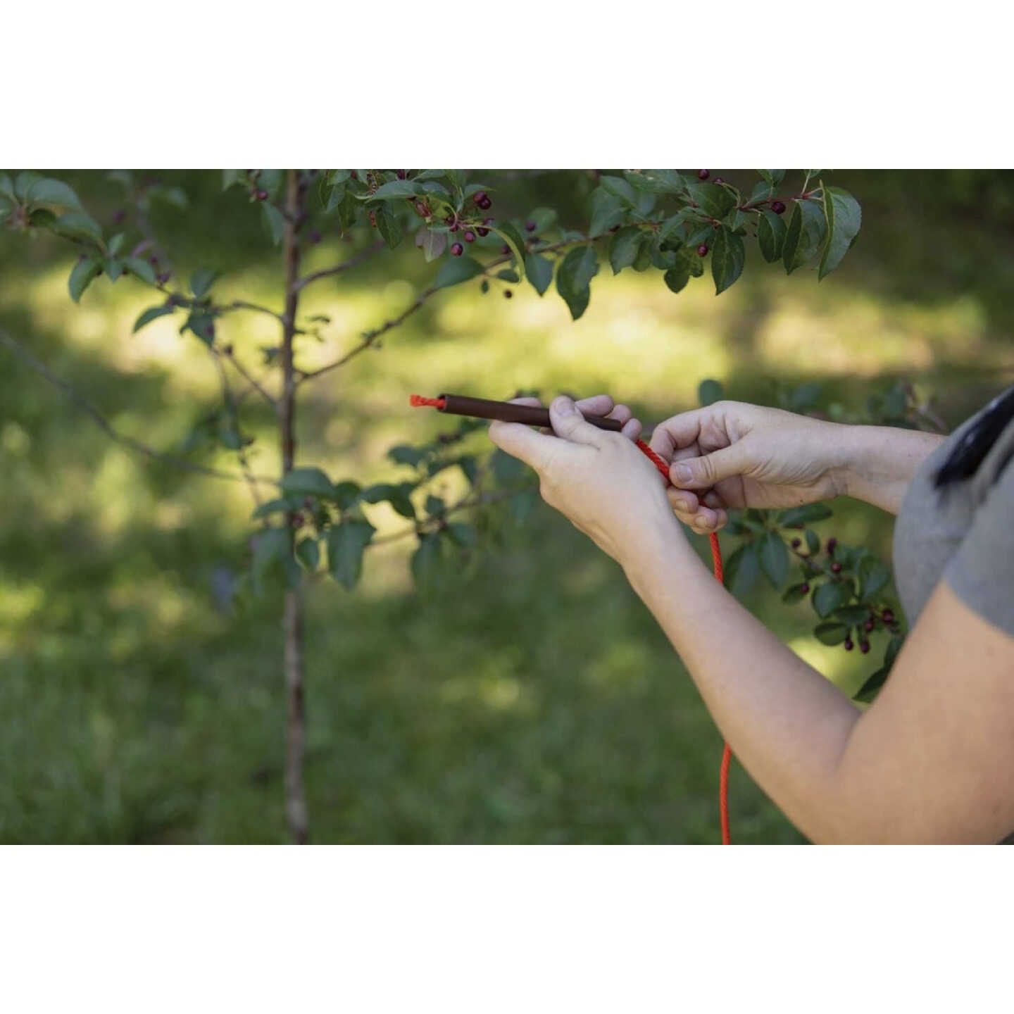 Master Mark Heavy-Duty Plastic Tree Stake Kit Image 5