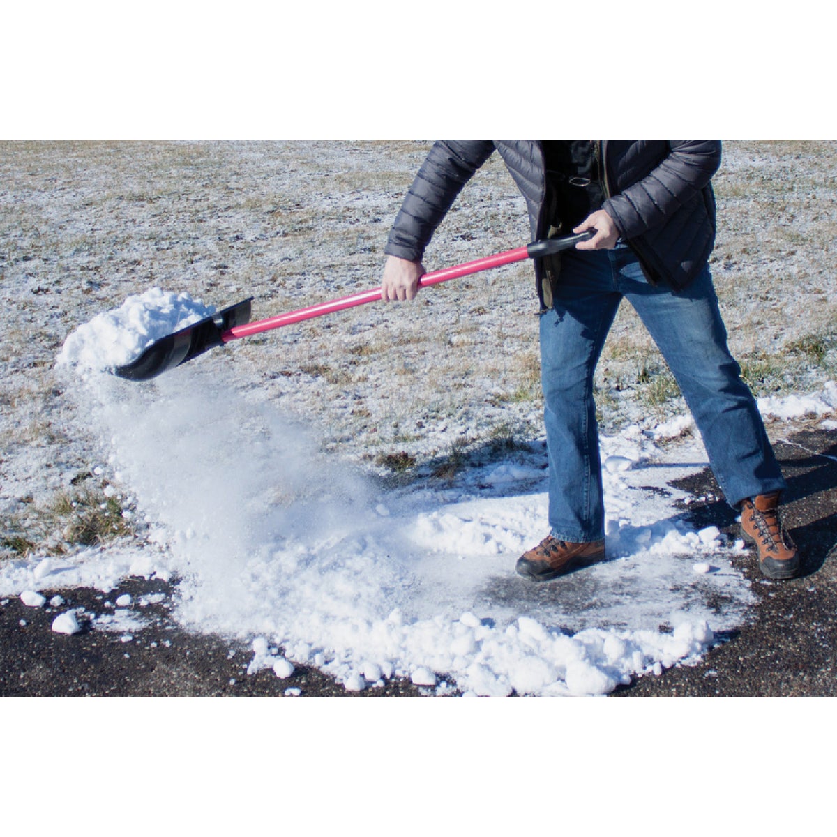 Bully Tools 22 In. Poly Combo Snow Pusher with 37 In. Fiberglass Handle Image 3