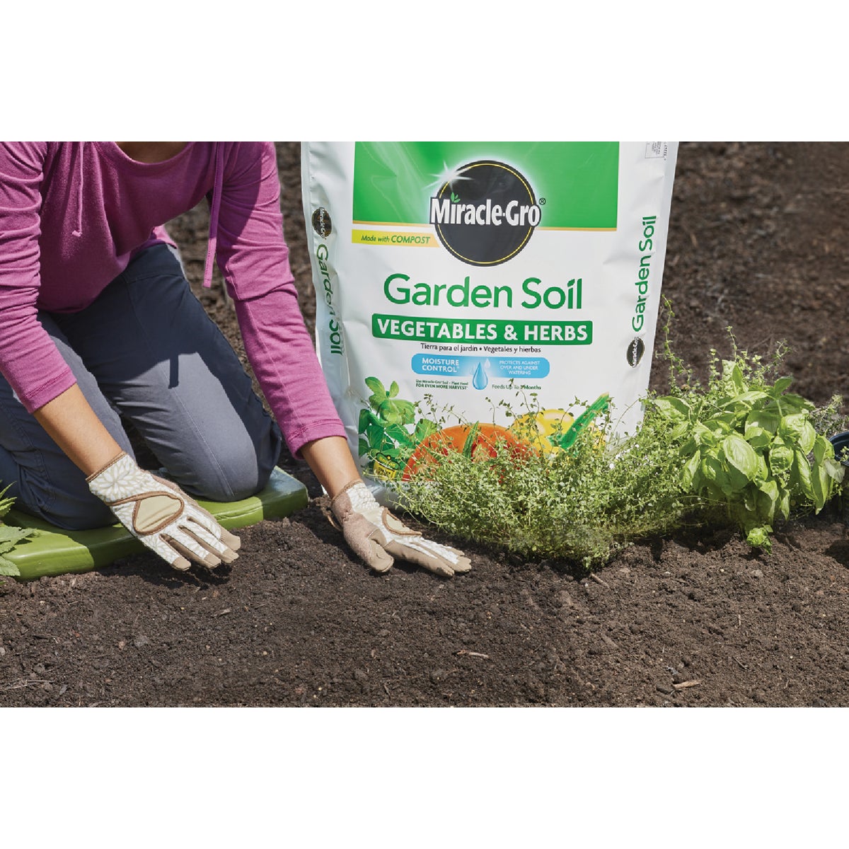 Miracle-Gro 1.5 Cu. Ft. Vegetables & Herbs Garden Soil Image 4