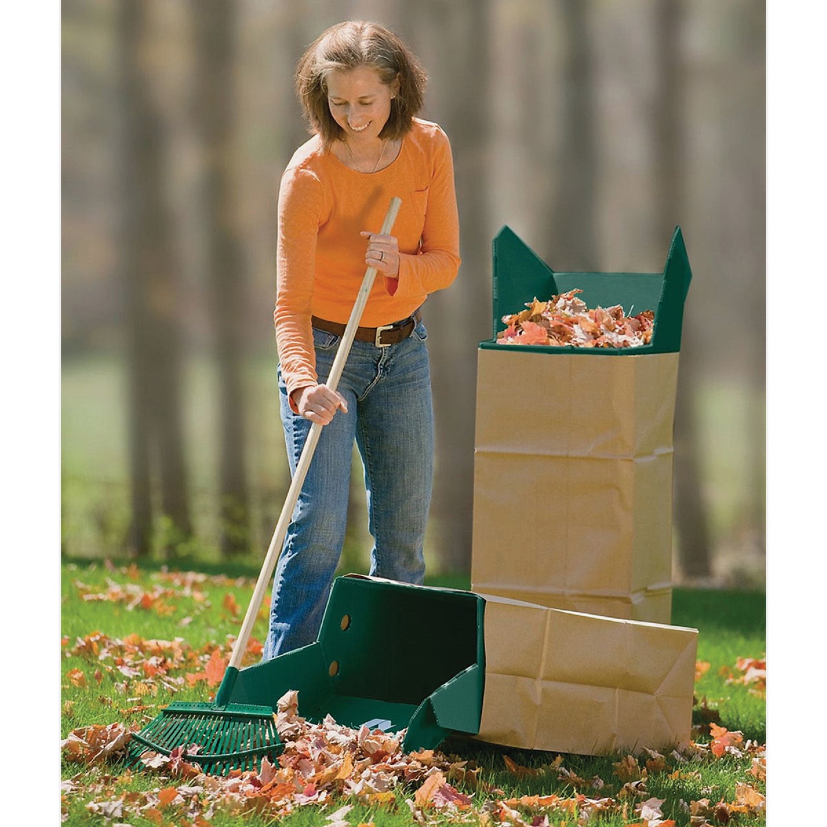 Luster Leaf 30 Gal. Corrugated Plastic Lawn & Yard Bag Holder Image 2