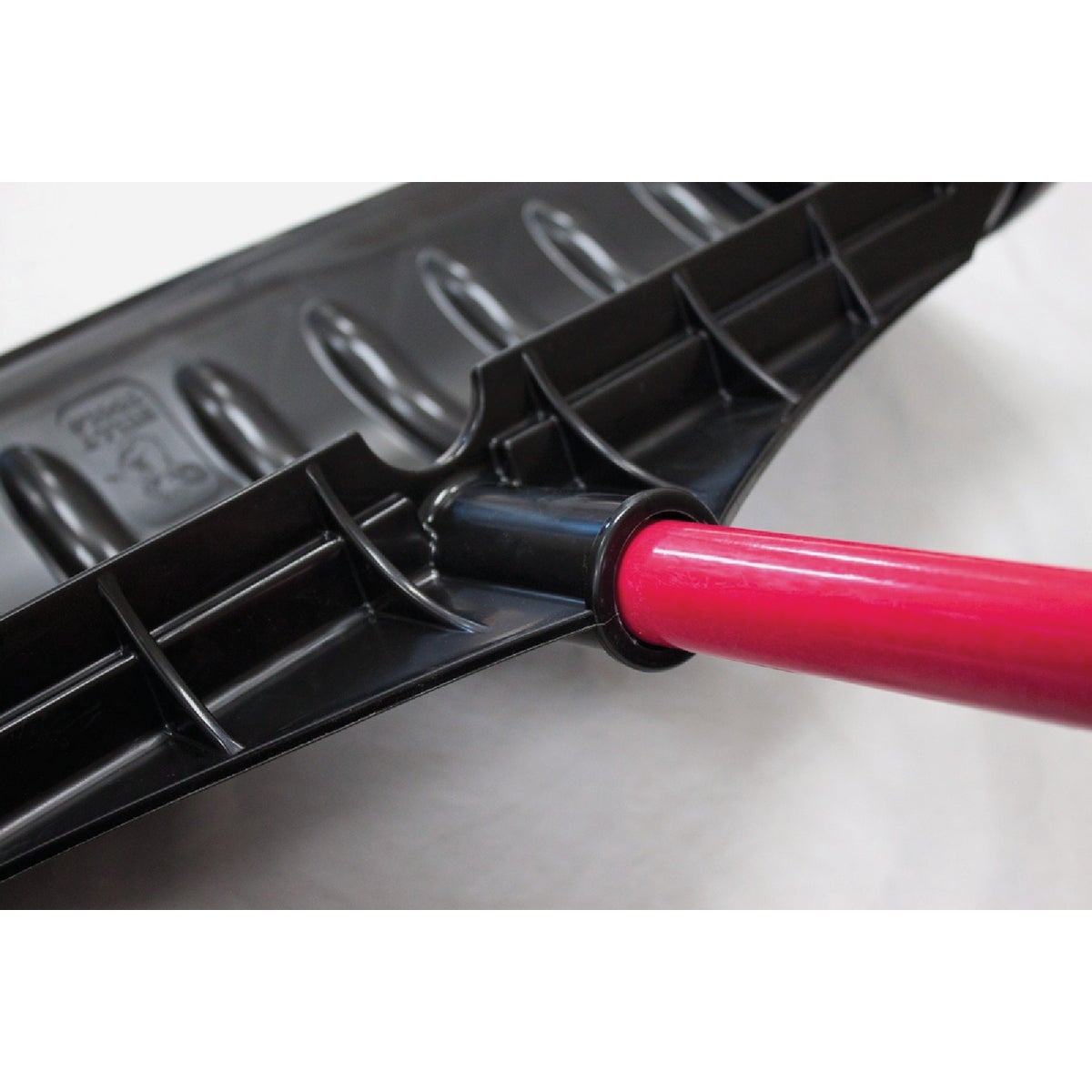 Bully Tools 27 In. Poly Snow Pusher with 46.5 In. Fiberglass Handle Image 6