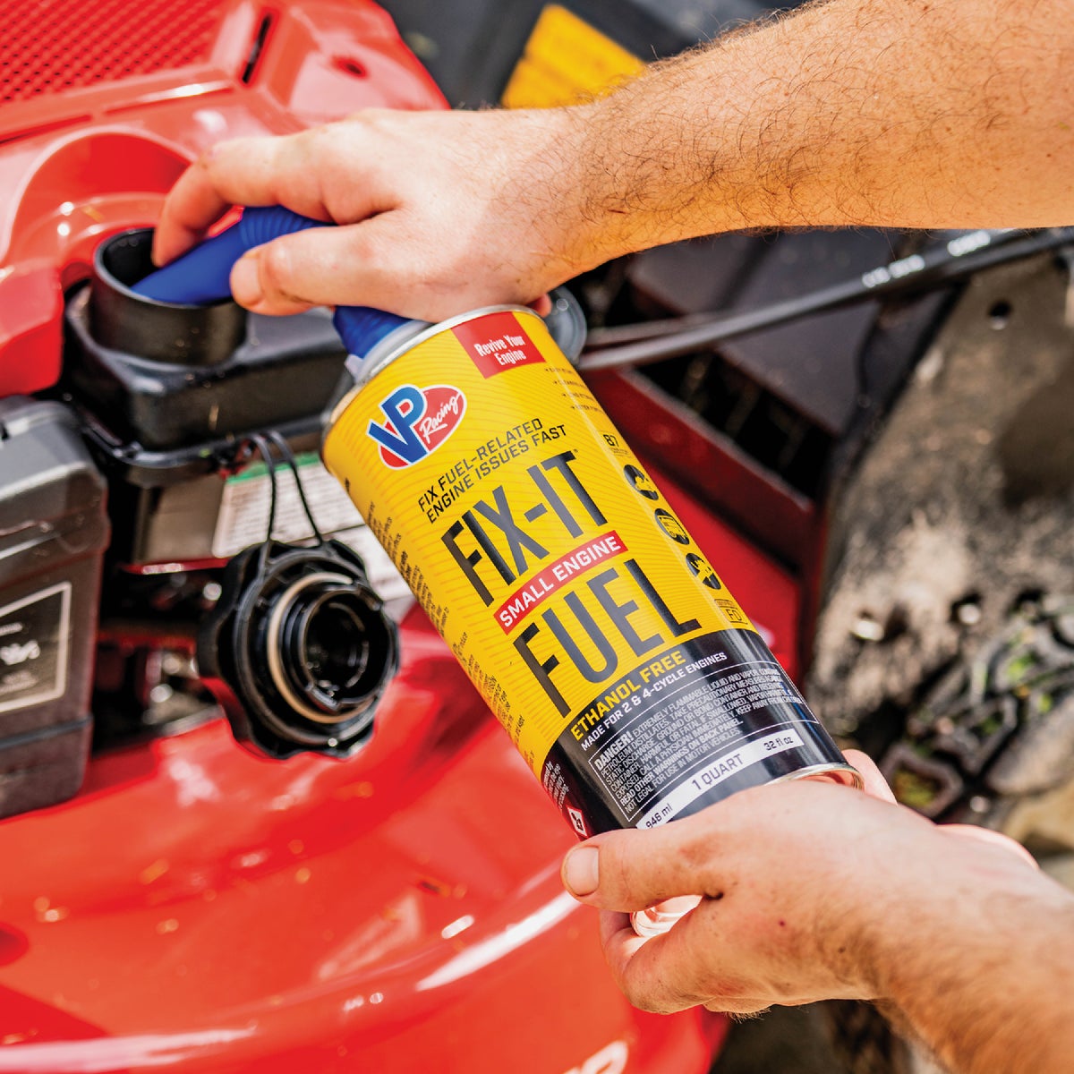VP Racing Fuels 32 Oz. Fix-It Fuel System Cleaner with Mechanic In-a-Bottle Image 2