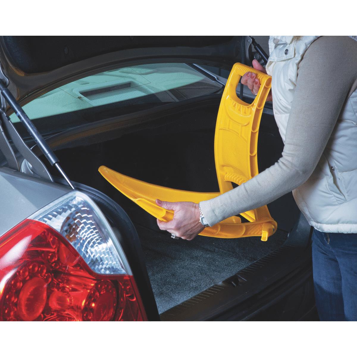 FOLDING AUTO SNOW SHOVEL