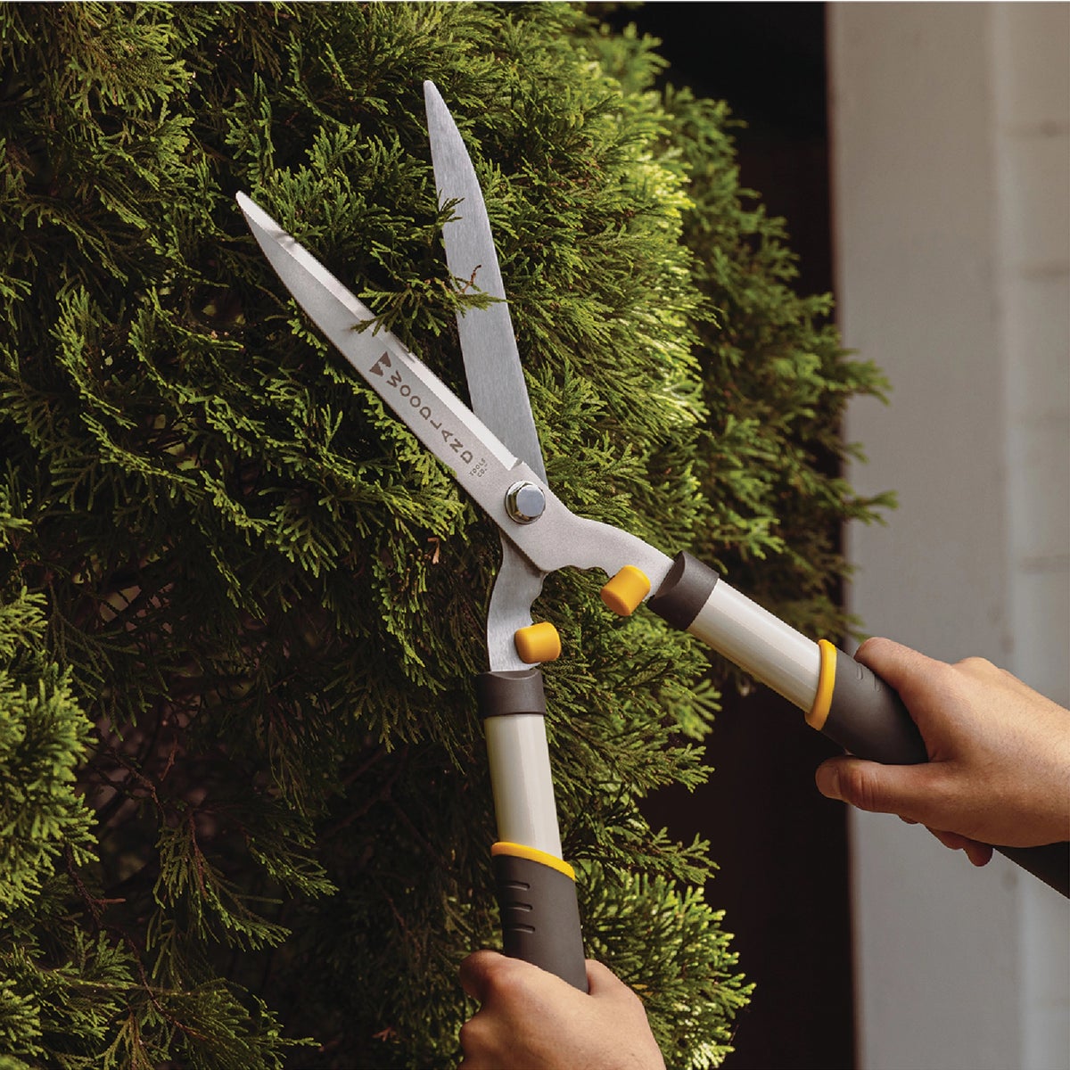 Woodland 22 In. Basic Regular Duty Hedge Shear Image 5