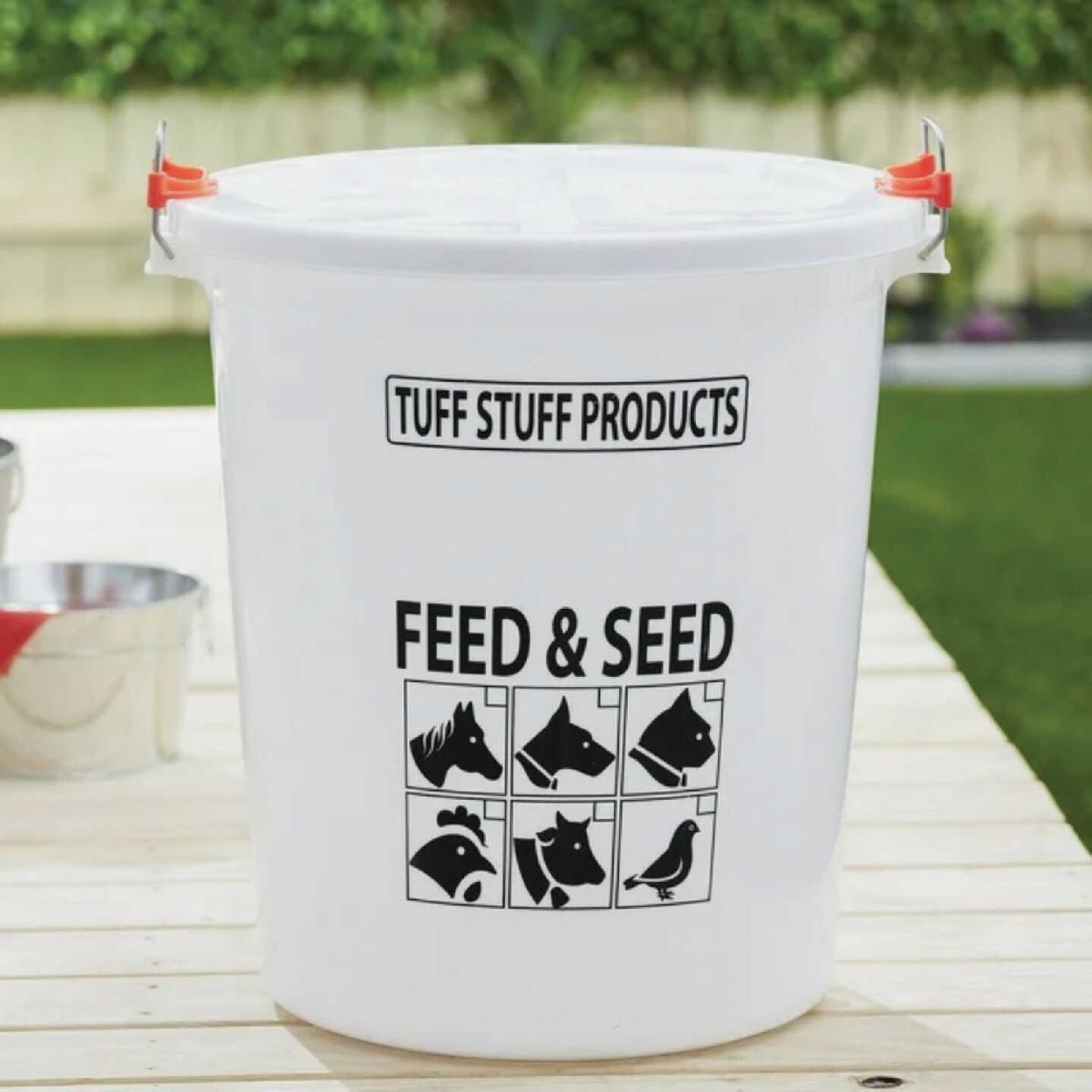 Tuff Stuff 26.5 Gal./130 Lb. Feed & Seed Storage Tub with Lid Image 2