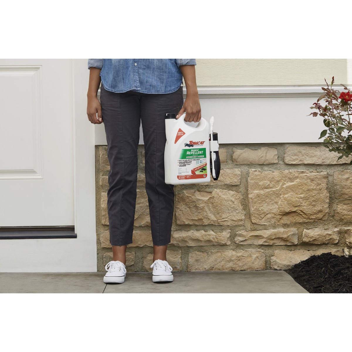 TOMCAT 1 Gal. Ready-To-Use Rodent Repellent with Comfort Wand Image 3