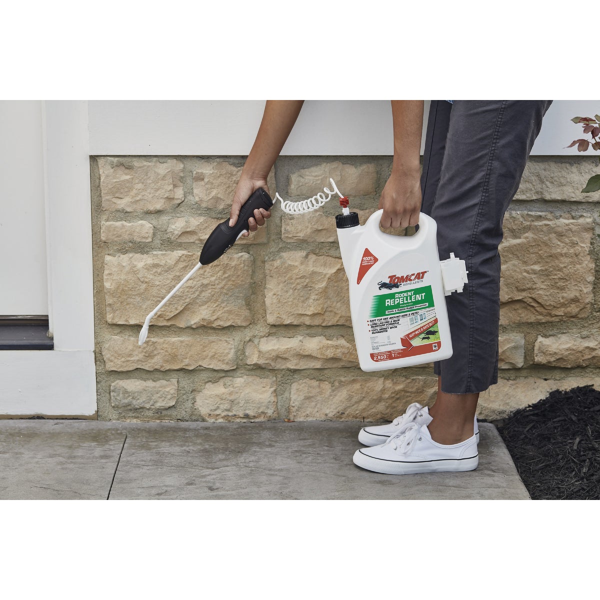 TOMCAT 1 Gal. Ready-To-Use Rodent Repellent with Comfort Wand Image 4