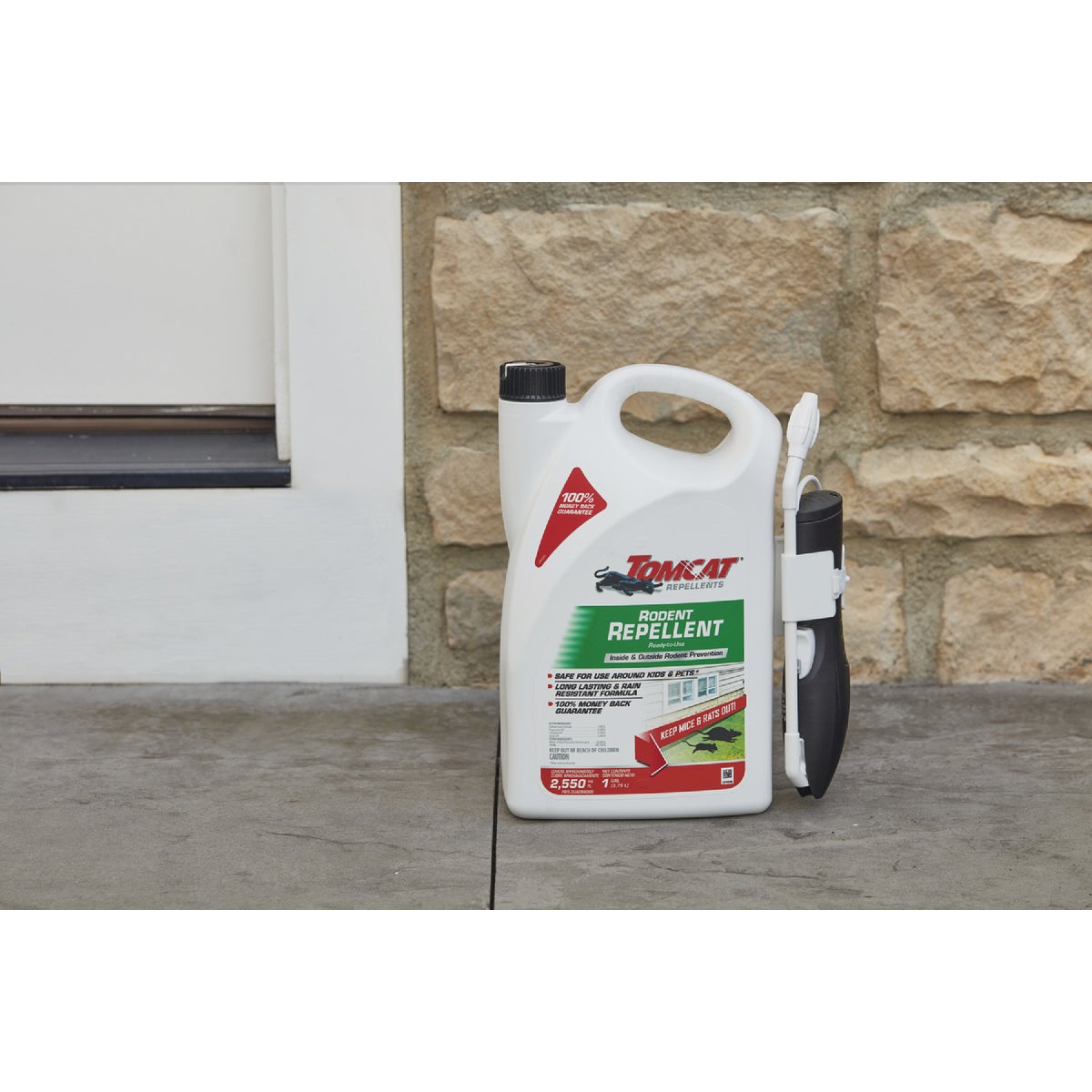TOMCAT 1 Gal. Ready-To-Use Rodent Repellent with Comfort Wand Image 2