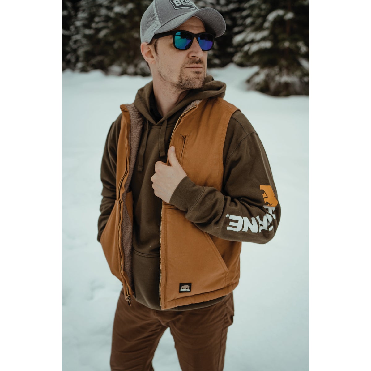 Berne Heartland Men's Large Brown Sherpa-Lined Washed Duck Vest Image 2