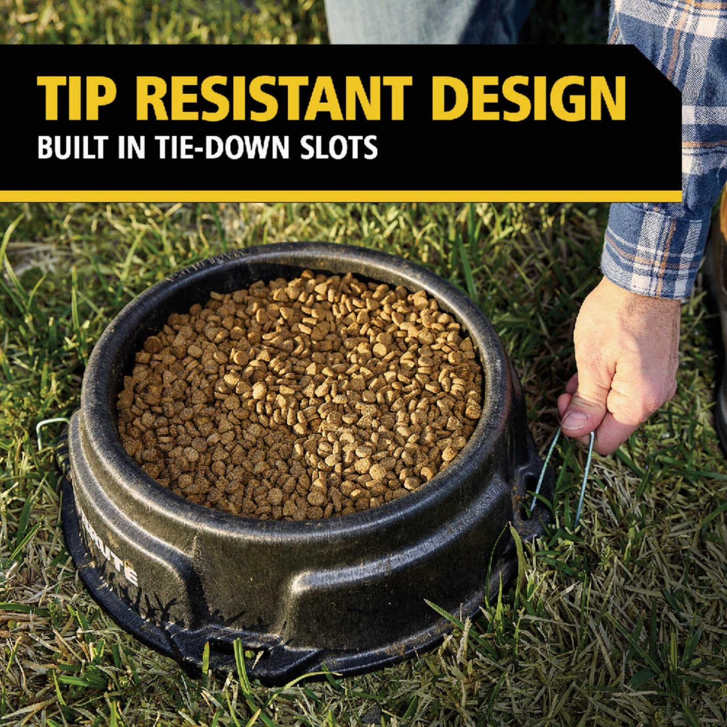 Rubbermaid Commercial Brute 1.25 Gal. Animal Pan Feeder Image 3