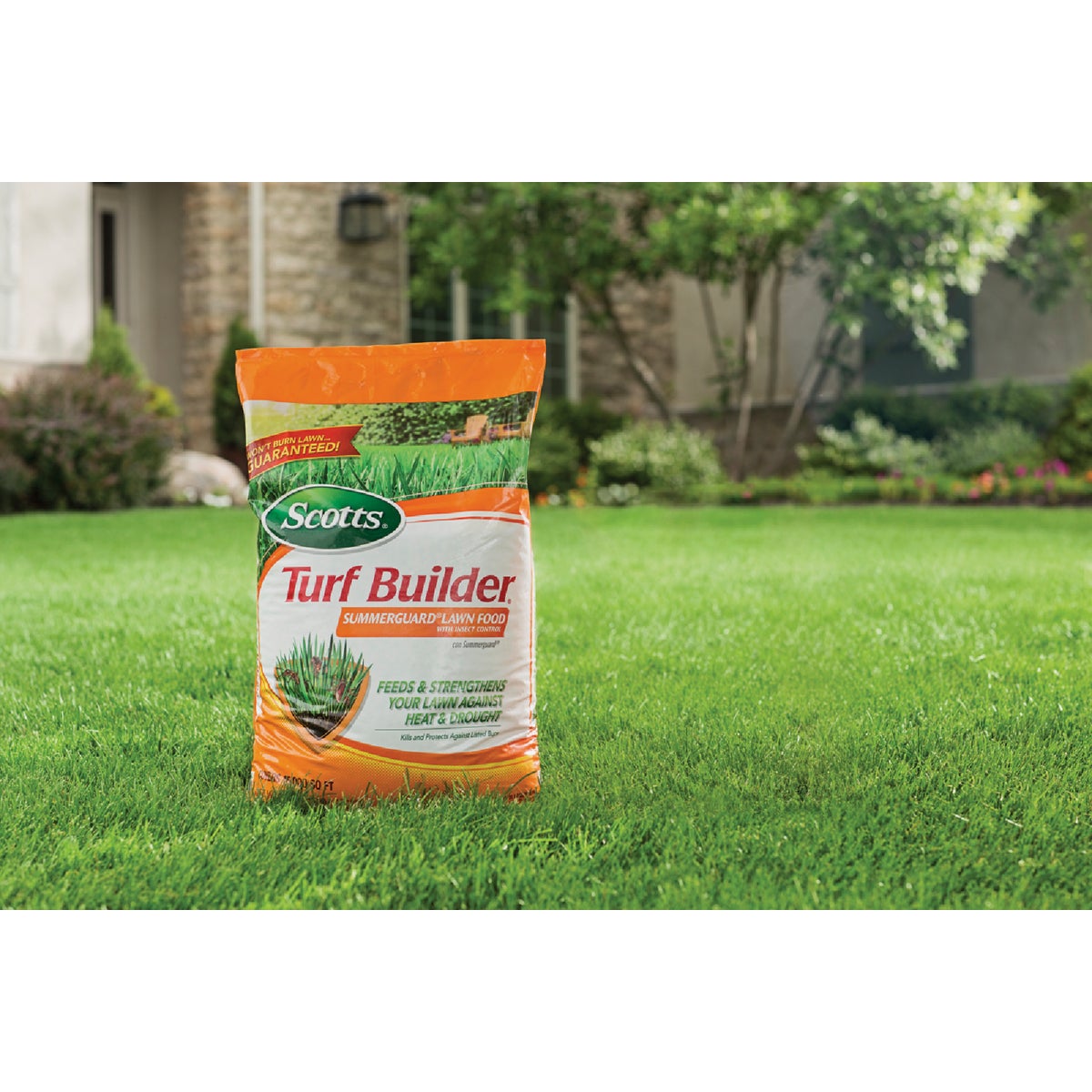 Scotts Turf Builder SummerGuard 40.05 Lb. 15,000 Sq. Ft. Lawn Food with Insect Control Image 4