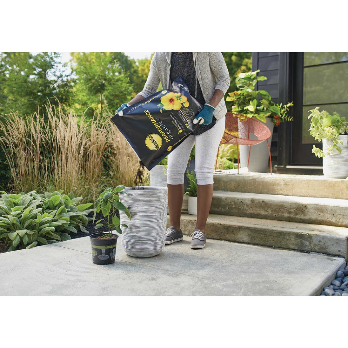 Miracle-Gro Performance Organics 16 Qt. All Purpose Container Mix Image 6