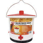 Farm Innovators 2 Gal. Plastic Heated Poultry Drinker Image 1