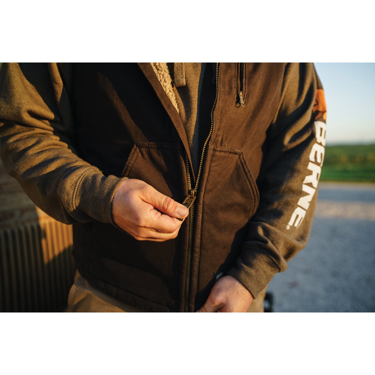 Berne Heartland Men's Medium Bark Sherpa-Lined Washed Duck Vest Image 3