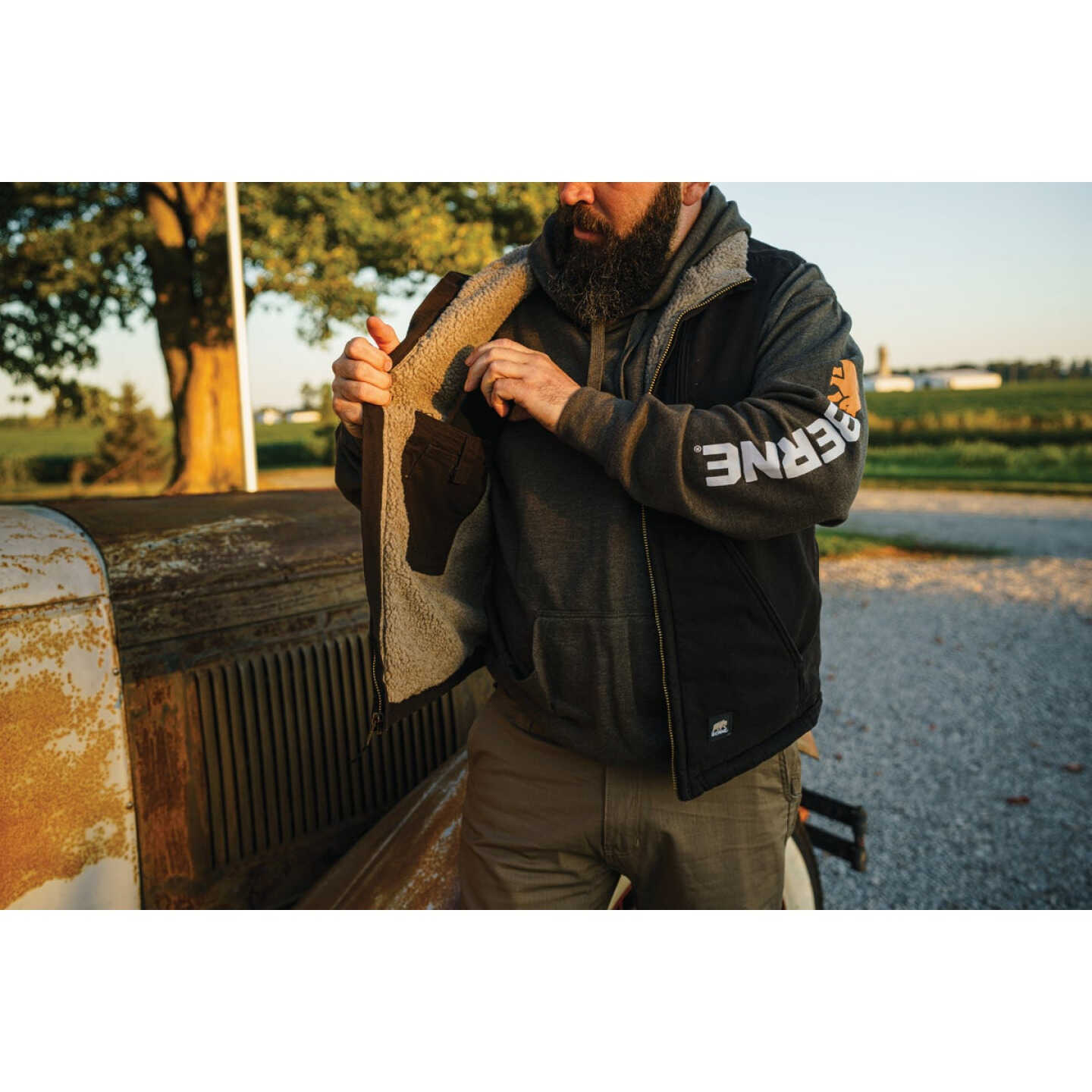 Berne Heartland Men's Large Bark Sherpa-Lined Washed Duck Vest Image 2