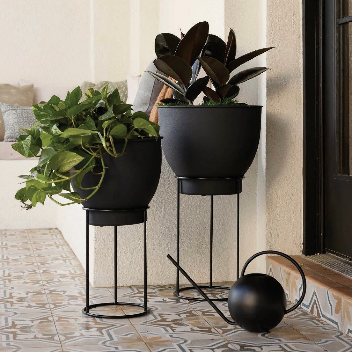 Bloem Fresca 84 Oz. Black Watering Can Image 3