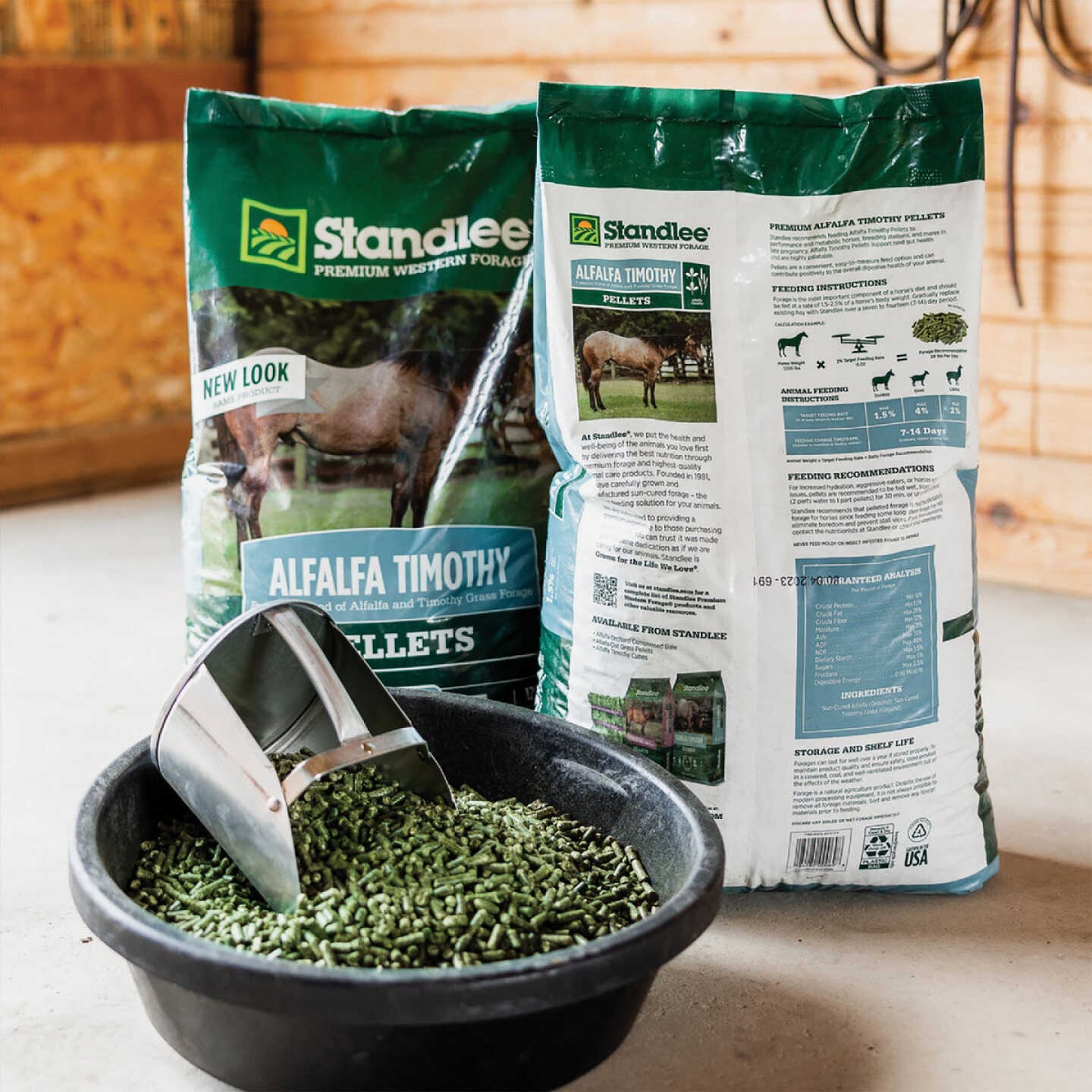 Standlee Premium Western Forage 40 Lb. Premium Alfalfa & Timothy Pellets Image 5