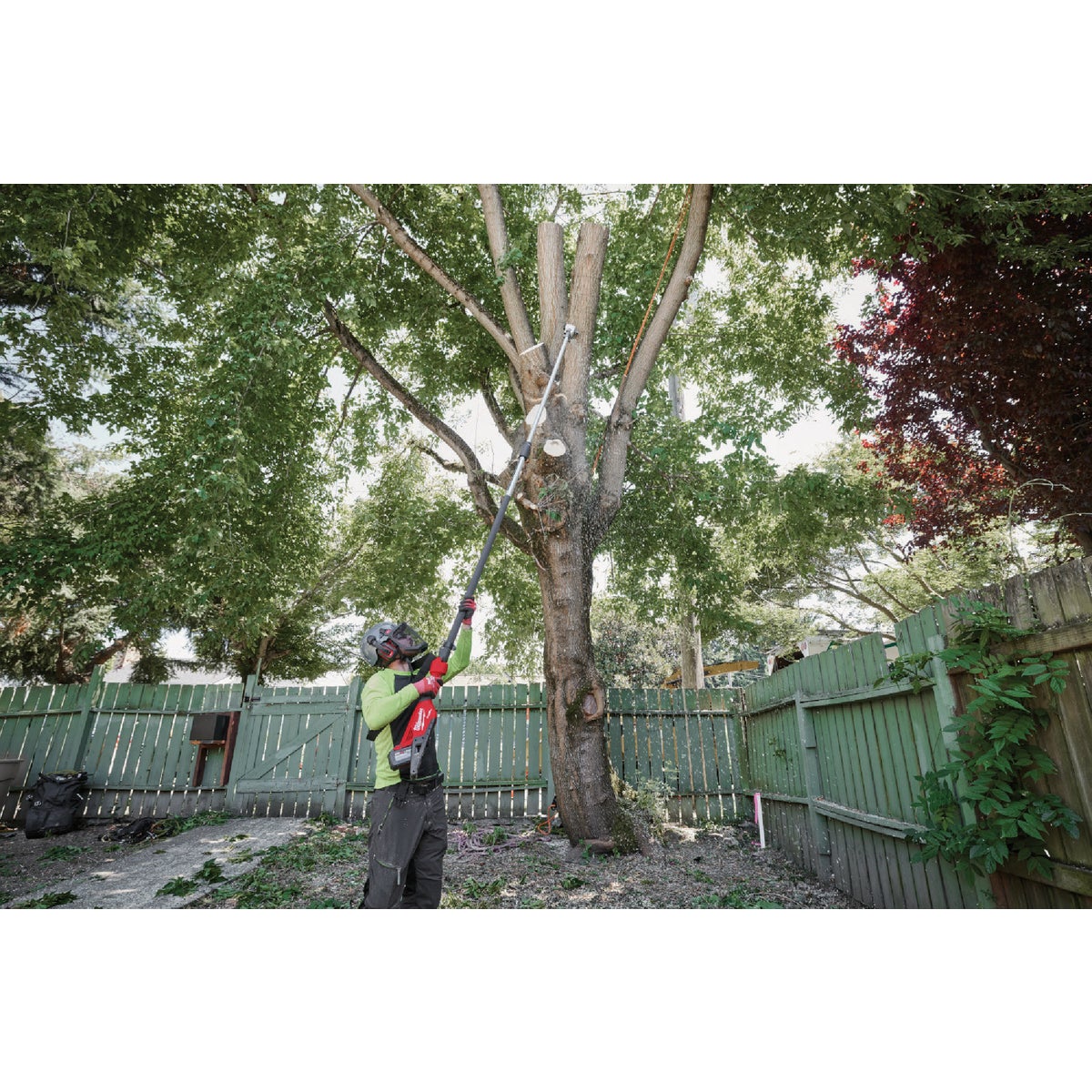 Milwaukee M18 Fuel Telescoping Pole Saw (Tool Only) Image 2