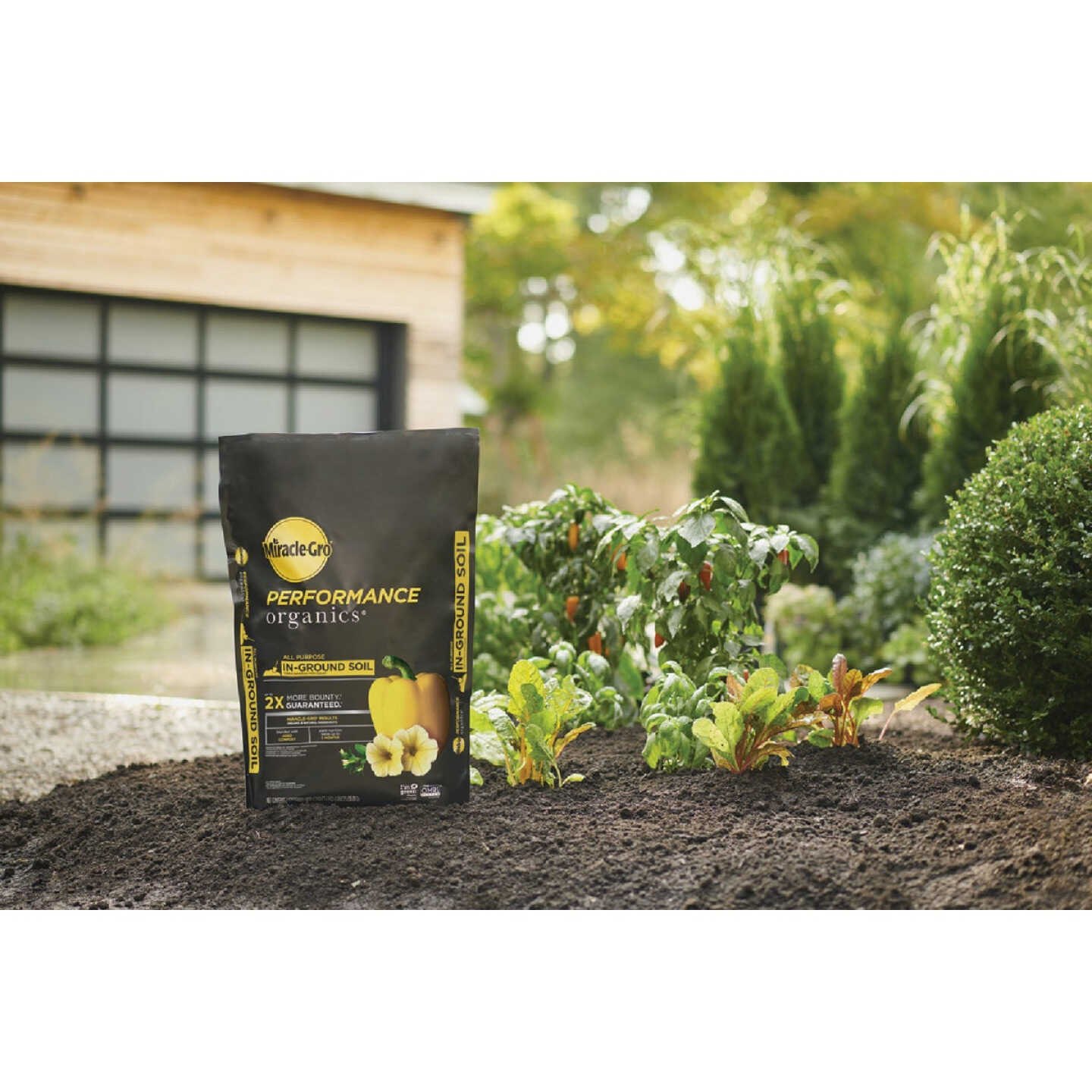 Miracle-Gro Performance Organics 1.33 Cu. Ft. All Purpose In-Ground Soil Image 6