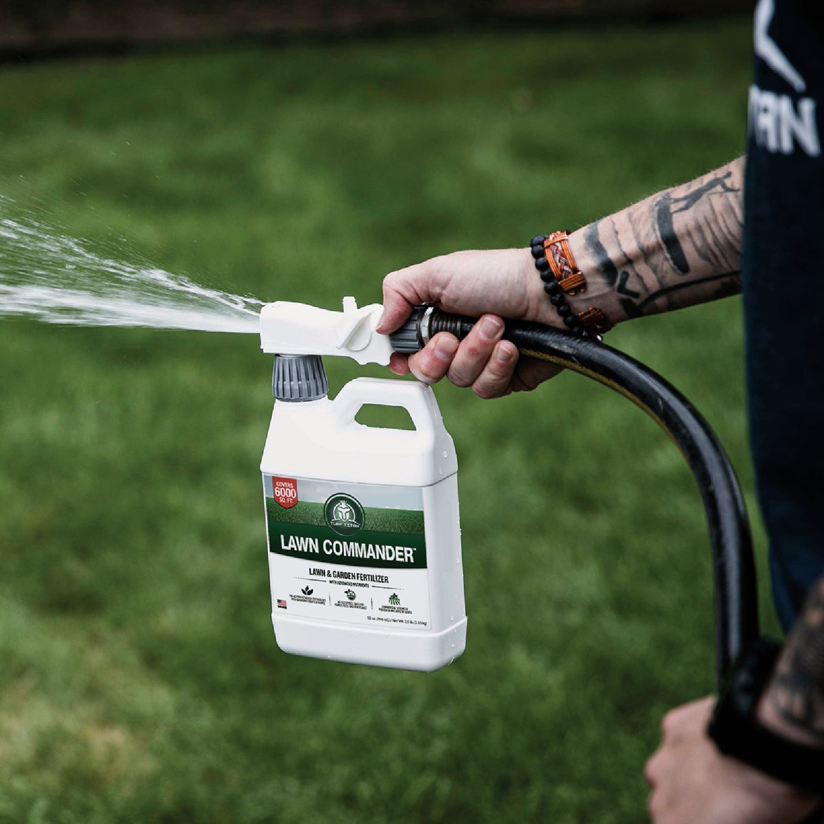 Turf Titan Lawn Commander 32 Oz. 6000 Sq. Ft. 20-3-3 Lawn Fertilizer Image 3